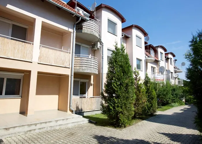 Zoli Apartmanok-balcony Koelcsey 32