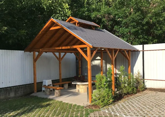 Zoli Apartmanok-balcony Koelcsey 32 Апартаменты