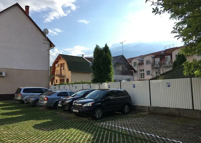 Апартаменты Zoli Apartmanok-balcony Koelcsey 32 Хайдусобосло