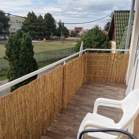 Zoli Apartmanok-balcony Koelcsey 32 Apartament