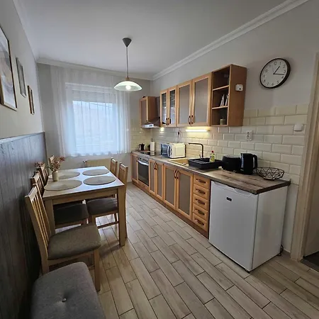 Zoli Apartmanok-balcony Koelcsey 32 Hajdúszoboszló