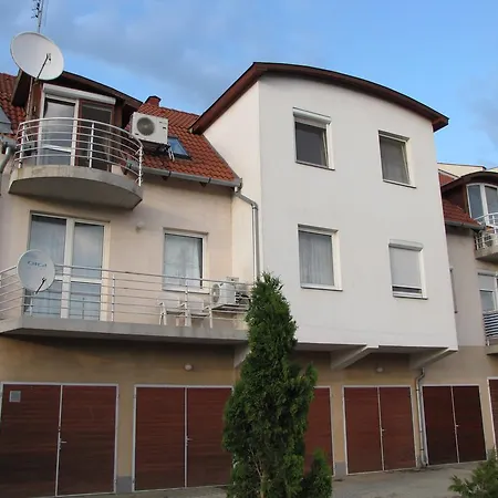 Apartmán Zoli Apartmanok-balcony Koelcsey 32