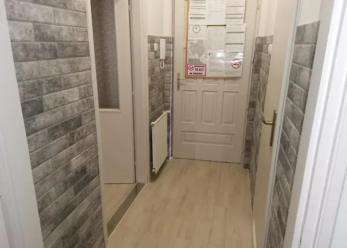 Zoli Apartmanok-balcony Koelcsey 32 Daire