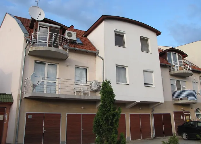 Daire Zoli Apartmanok-balcony Koelcsey 32