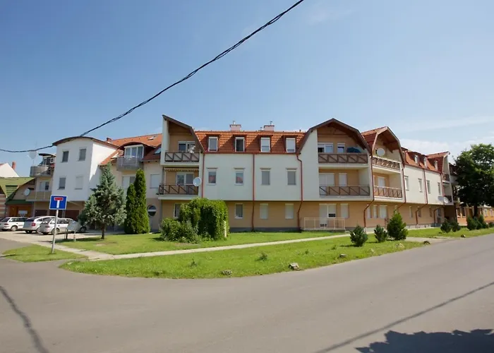 Zoli Apartmanok-balcony Koelcsey 32 Hajdúszoboszló